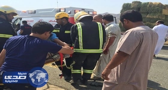 6 إصابات في تصادم سيارتين على طريق قلوة الحجرة