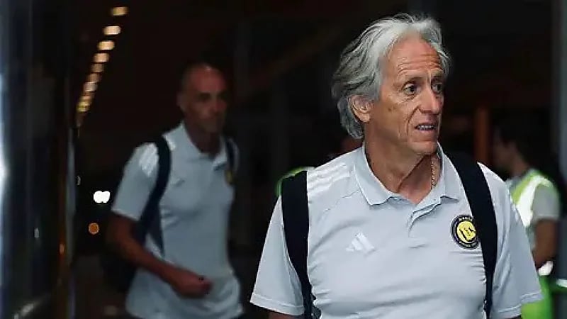 ردة فعل جيسوس بعد رباعية الأهلي في مرمى القادسية .. صور