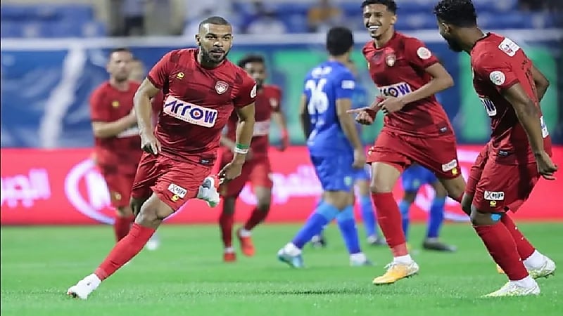 في مباراة الـ 10 أهداف .. الفتح وضمك حبايب