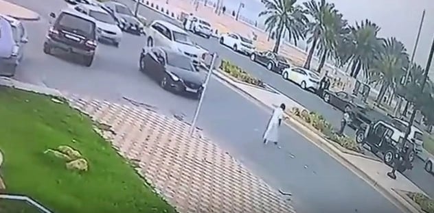 شرطة الشرقية تطيح بشخصين بعد إطلاقهم النار على مواطن بالجبيل الصناعية