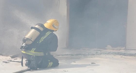 بالصور.. اندلاع حريق في منزل بجدة
