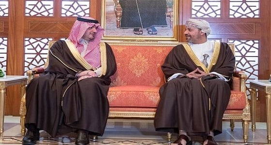 سمو وزير الداخلية يبحث سبل تعزيز مسارات التعاون الأمني مع وزير الداخلية العماني