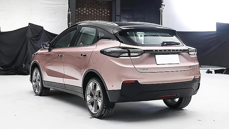 بالصور.. سيارات جيلي ترفع النقاب عن نسختها الكهربائية الجديدة GEOMETRY C