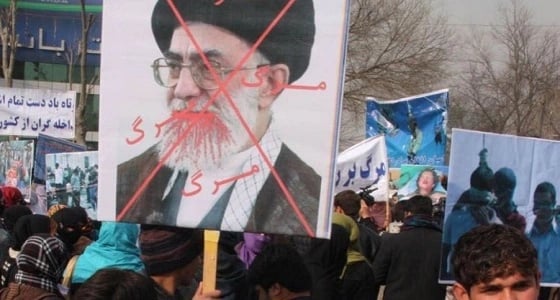 نجاح الثورة الإيرانية يكتمل بانضمام قوات الجيش لصفوف المتظاهرين