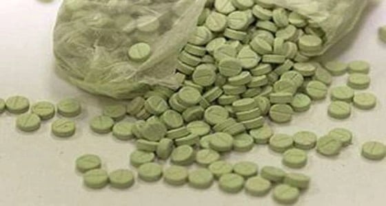 ضبط شخصين بحوزتهما حبوب محظورة بالرياض