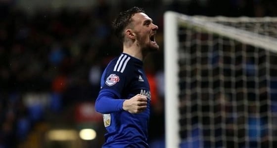 لاعب هيدرسفيلد تاون يتحدى مانشستر يونايتد