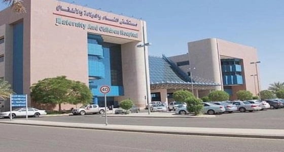 استخراج 8 قطع معدنية من معدة طفل في مستشفى الولادة بالمدينة