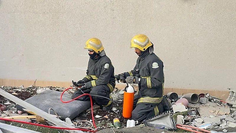 إصابة شخصين في حادث اشتعال لحظي بمنزل بالخبر .. صور