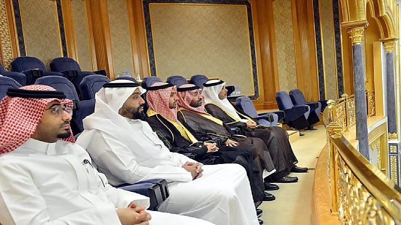 الشورى يطالب بوضع حوافز ومميزات للأطباء العاملين فى المناطق الطرفية