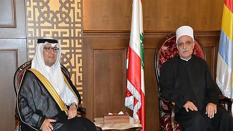 اجتماع سفير المملكة بلبنان مع شيخ عقل طائفة الموحدين الدروز