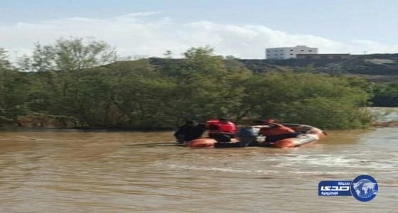 شاهد.. دنيا بطمة تخطف الأنظار بوصلة رقص مثيرة مع زوجها 