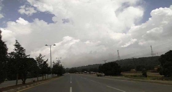 الإنذار المبكر: سحب رعدية ممطرة في جازان