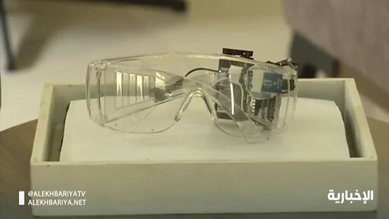 بالفيديو.. طالبة بجامعة حائل تبتكر نظارة للقيادة الآمنة