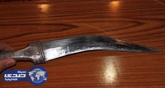 بعد تهريبها من المملكة.. جمارك القاهرة تضبط 15 خنجرا بحوزة راكب