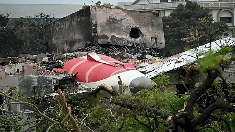 العثور على الصندوق الأسود للطائرة الهندية المنكوبة