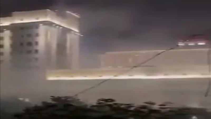 اشتعال النيران في وزارة الدفاع الروسية بموسكو.. فيديو