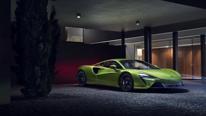 بالصور.. مميزات "أورتورا" سيارة ماكلارين الهجينة