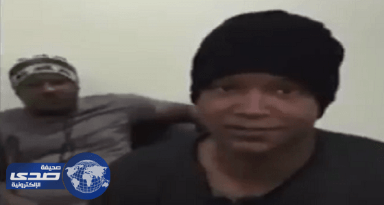 بالفيديو.. شابان يكسران حاجز العيب ويعملان في «تشليح السيارات»