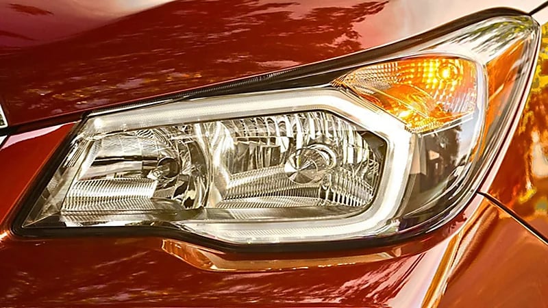 مميزات وعيوب أنواع مصابيح السيارة المختلفة