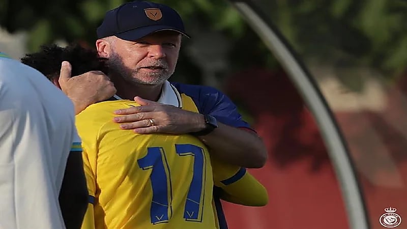 "مينيز" يطلب من النصر بيع وإعارة ثلاثي من لاعبي الفريق