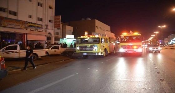 بالصور.. مدني الجوف يسيطر علي حريق في مبني سكني بحي المحمدية