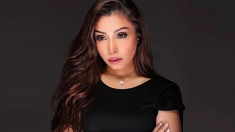 أبرار الكويتية تدخل في نوبة بكاء في وداع مشاري البلام