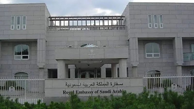 طائرة إخلاء طبي تنقل مواطنًا من بوكت للعلاج بالمملكة