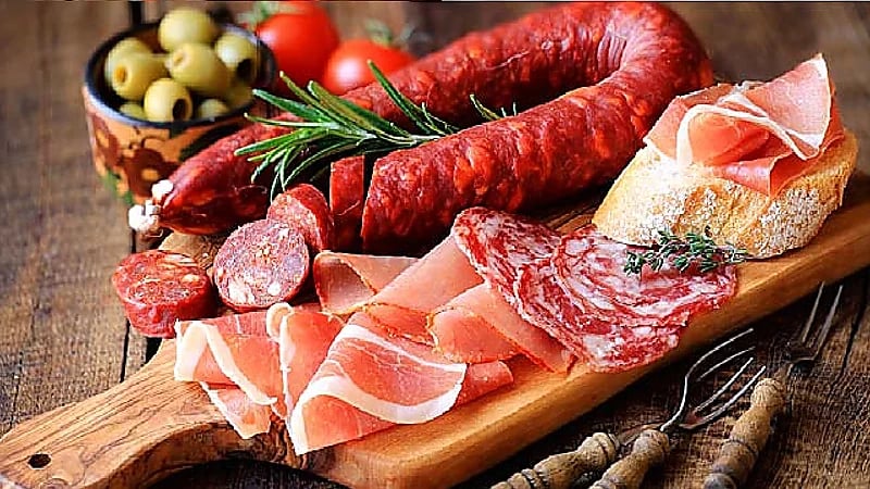 بالفيديو .. أبرز أنواع اللحوم المصنعة المسببة للمخاطر
