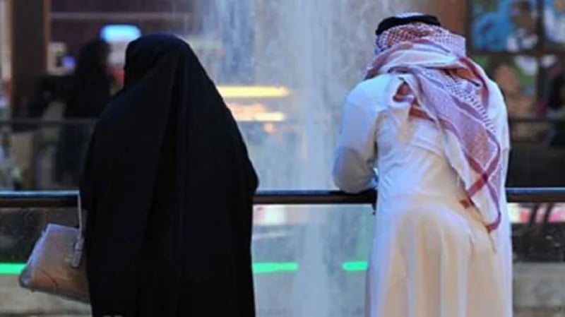 مستشار أسري: مشاهدة الزوج للأفلام الإباحية ليس تقصير من الزوجة