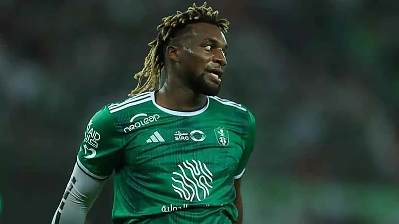 وسط أنباء رحيله.. سان ماكسيمان ينضم لمعسكر الأهلي