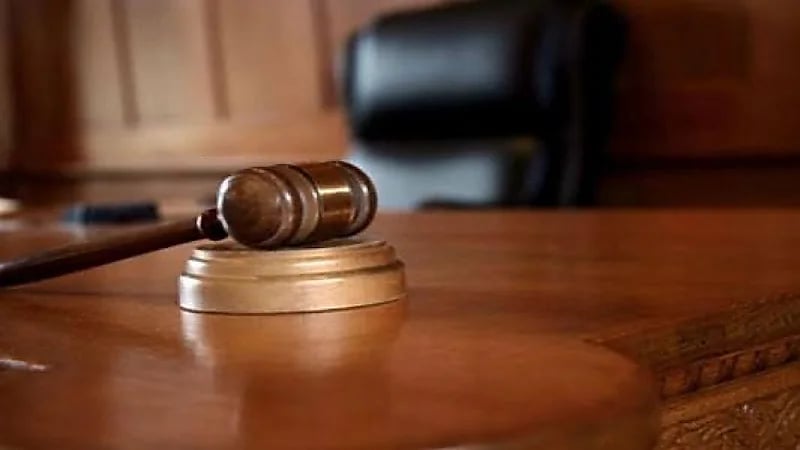 محاكمة شاب بتهم إنتاج محتوى إباحي ومخالفة شروط التأشيرة السياحية