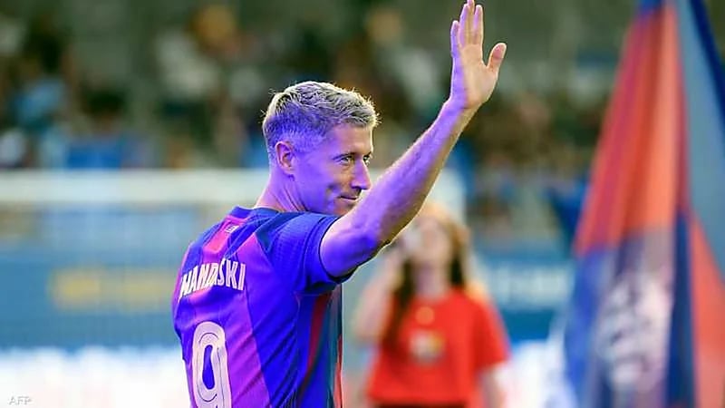 ليفاندوفسكي يتلقى عرضين من دوري روشن