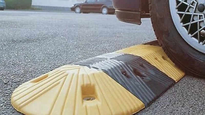 "سعود الطبية" تحذر من عبور المطبات الصناعية بسرعة عالية