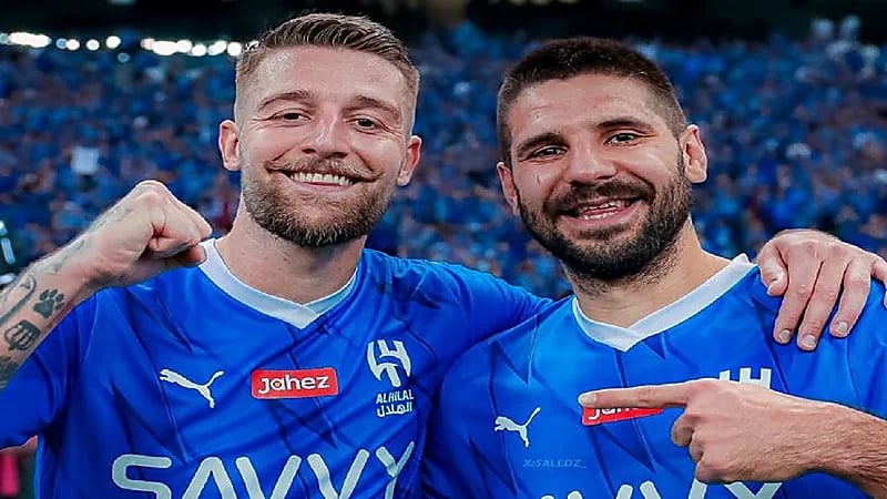 نجم صربي يعتذر لثنائي الهلال  