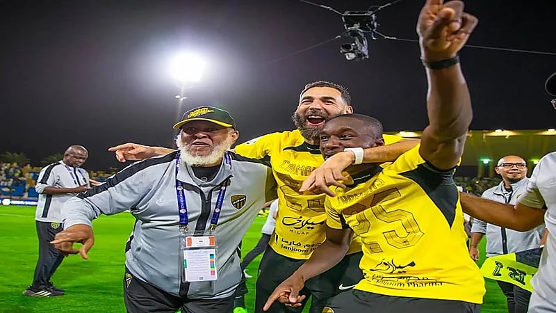 وسط احتفاء عالمي الاتحاد يتوج بطلاً للدوري