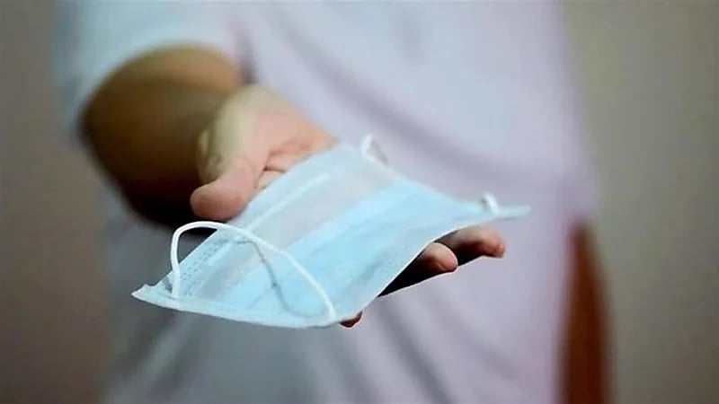 «الصحة» توضح مدى إمكانية الاستمرار في لبس الكمامة والتباعد بعد أخذ اللقاح