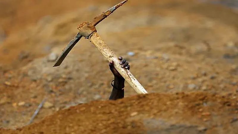 رجل يروي قصته مع المقابر بعد دفنه حيًا