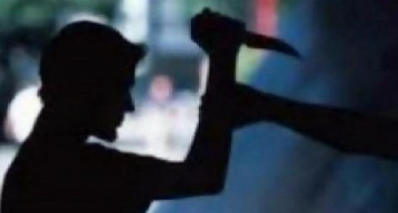 إيقاف " لبناني " ذبح والده بالسكين وتلقى العزاء فيه