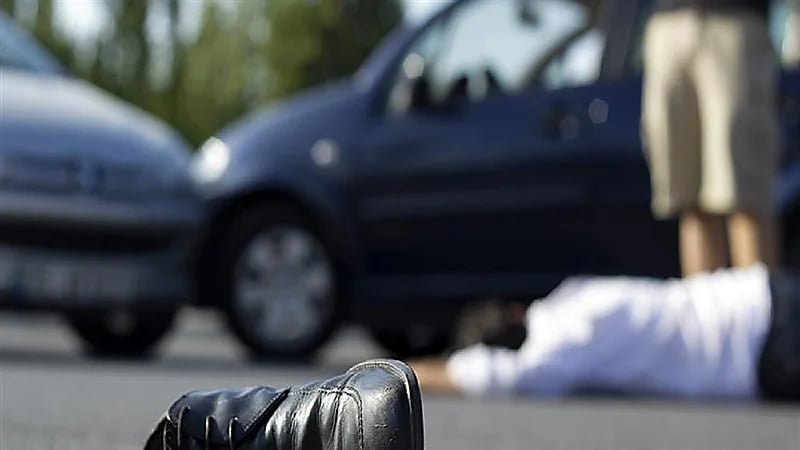 متهور يدهس عريسًا وجميع الحضور بحفل زفاف