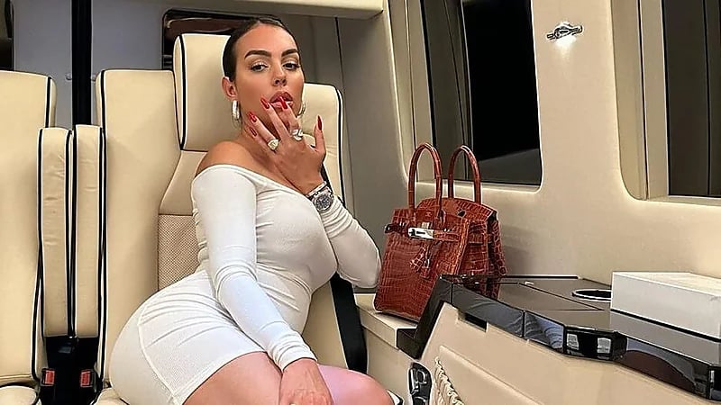 جورجينا تكشف رد فعل رونالدو الصادم على عدد حقائبها