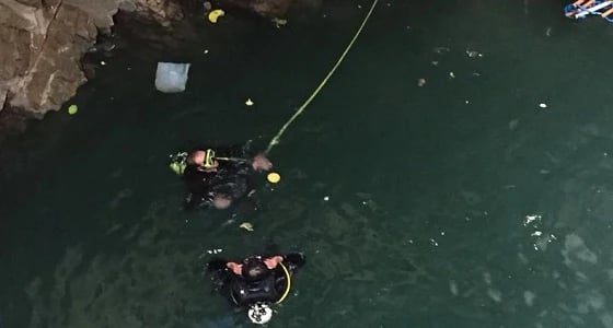 بالصور.. " مدني تربة " ينتشل جثمان طفل سقط في بئر سطحية