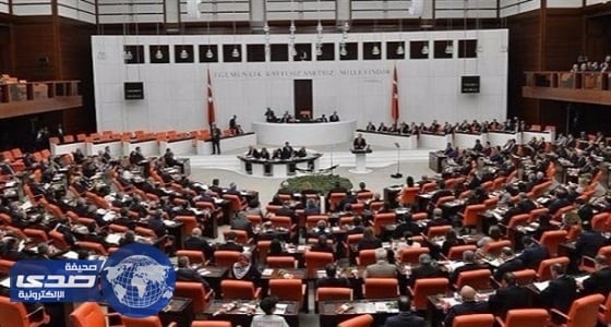 نزاع داخلي بـ " العدالة والتنمية " يدفع عمدة إسطنبول للاستقالة