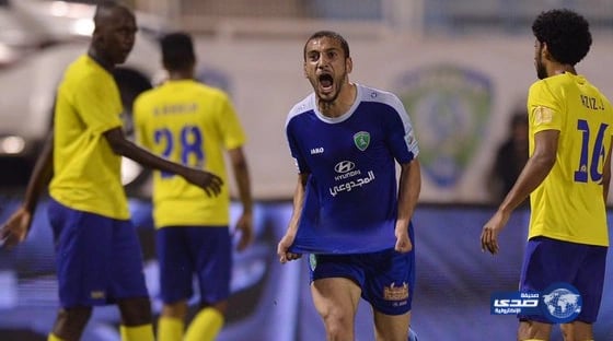 لاعب الأهلي المصري يتهم طليقته بتهديده بالقتل