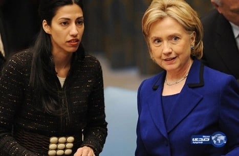 "رسائل جنسية" تنهي حياة مساعدة كلينتون الزوجية