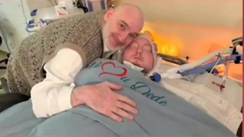 والد الأمير الوليد بن طلال يرد على الدكتور جمال شعبان: ابني كان يتنفس ويتحرك .. فيديو