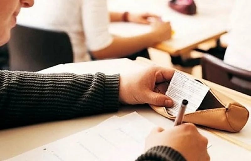 اتهام طالب كفيف بالغش أثناء أدائه للامتحانات الجامعية