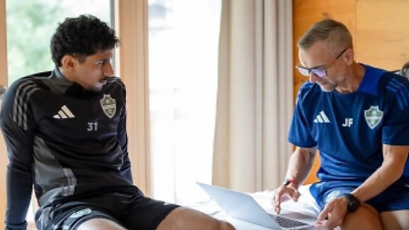 لاعبو الأهلي ينهون فحوصاتهم الطبية في النمسا .. صور