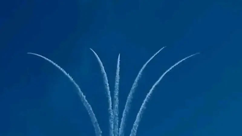 شاهد.. عروض جوية للصقور السعودية وفرسان الإمارات في إكسبو 2020 دبي