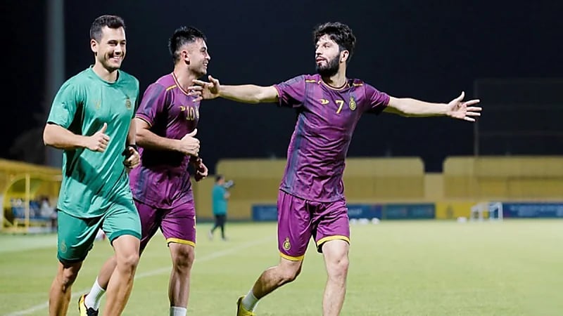 النصر يحسم مصير لاعبيه ماشاريبوف و مارتينيز