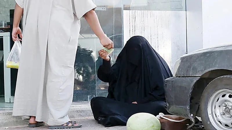 عقوبات تواجه المتسولين في نظام مكافحة التسول الجديد